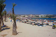 Javea Arenal Beach close to restaurants, bars and shops - click to open the arenal javea beach webcam
